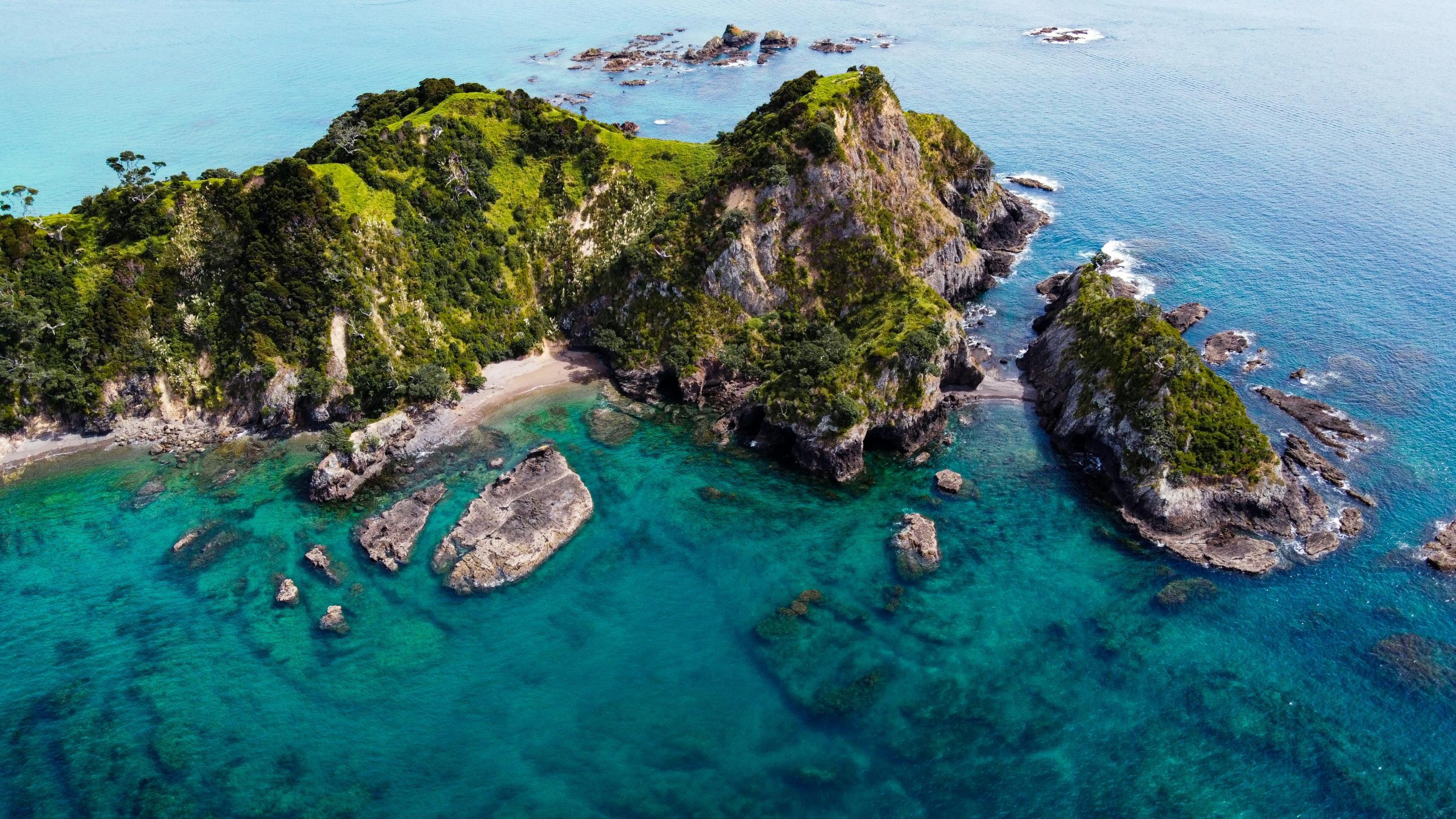 Lush greenery and 144 islands of in Bay of Islands