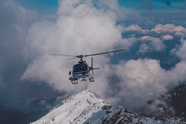 Helicopter in Everest