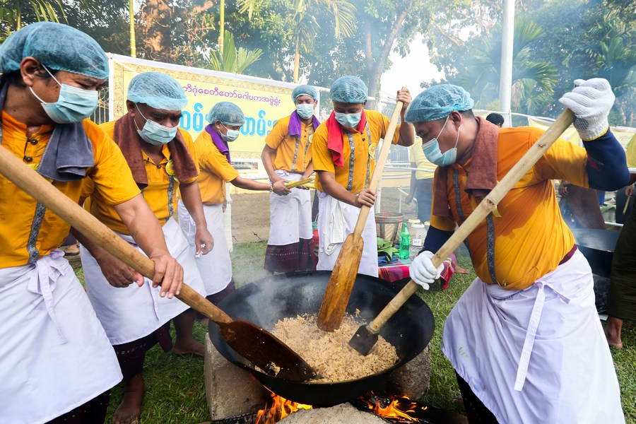 Making Sticky rice for the Htamane festival, Myanmar