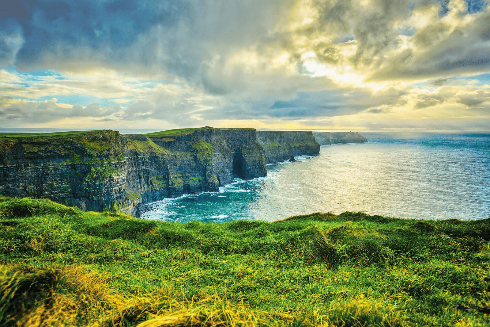16 Reasons to Visit Ireland & Fall in Love with Its Beauty!
