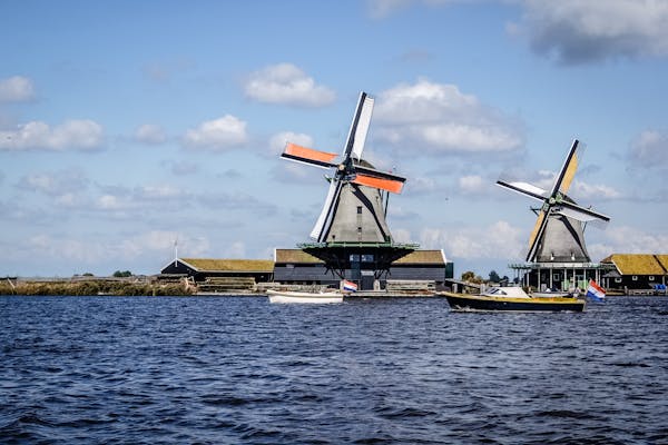 Spring in Netherlands | Complete Guide to Weather, Tulips & Essential Tips