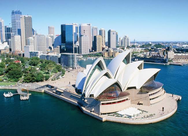 Sydney Opera House: Architectural Masterpiece