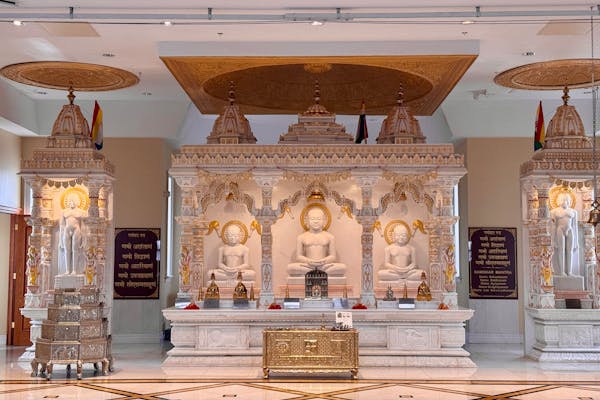 Temples in Canada: Complete Visitor’s Guide