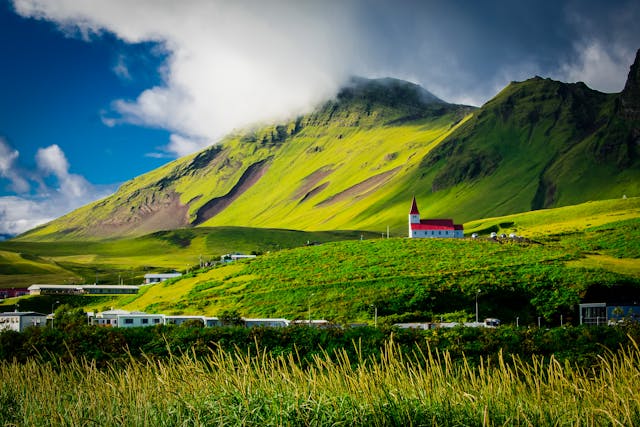 When Is the Best Time to Visit Iceland? A Seasonal Guide for Every Traveler