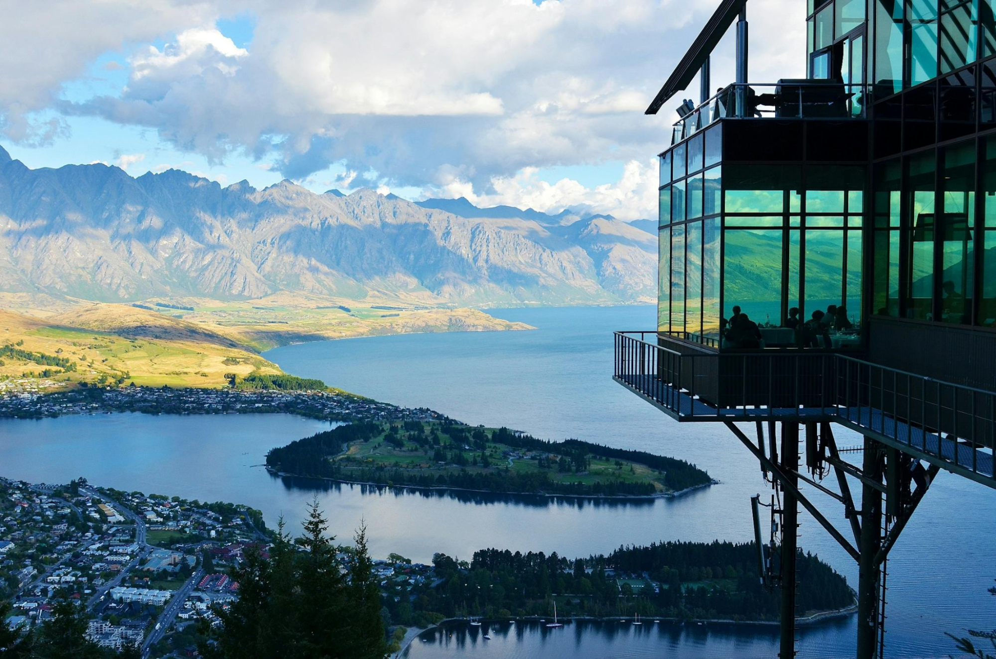 Witness the Nightlife in New Zealand to Experience the Real Kiwi Vibe