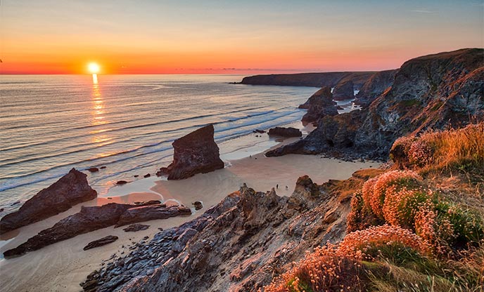 Watch the sunrise at Cornwall beach